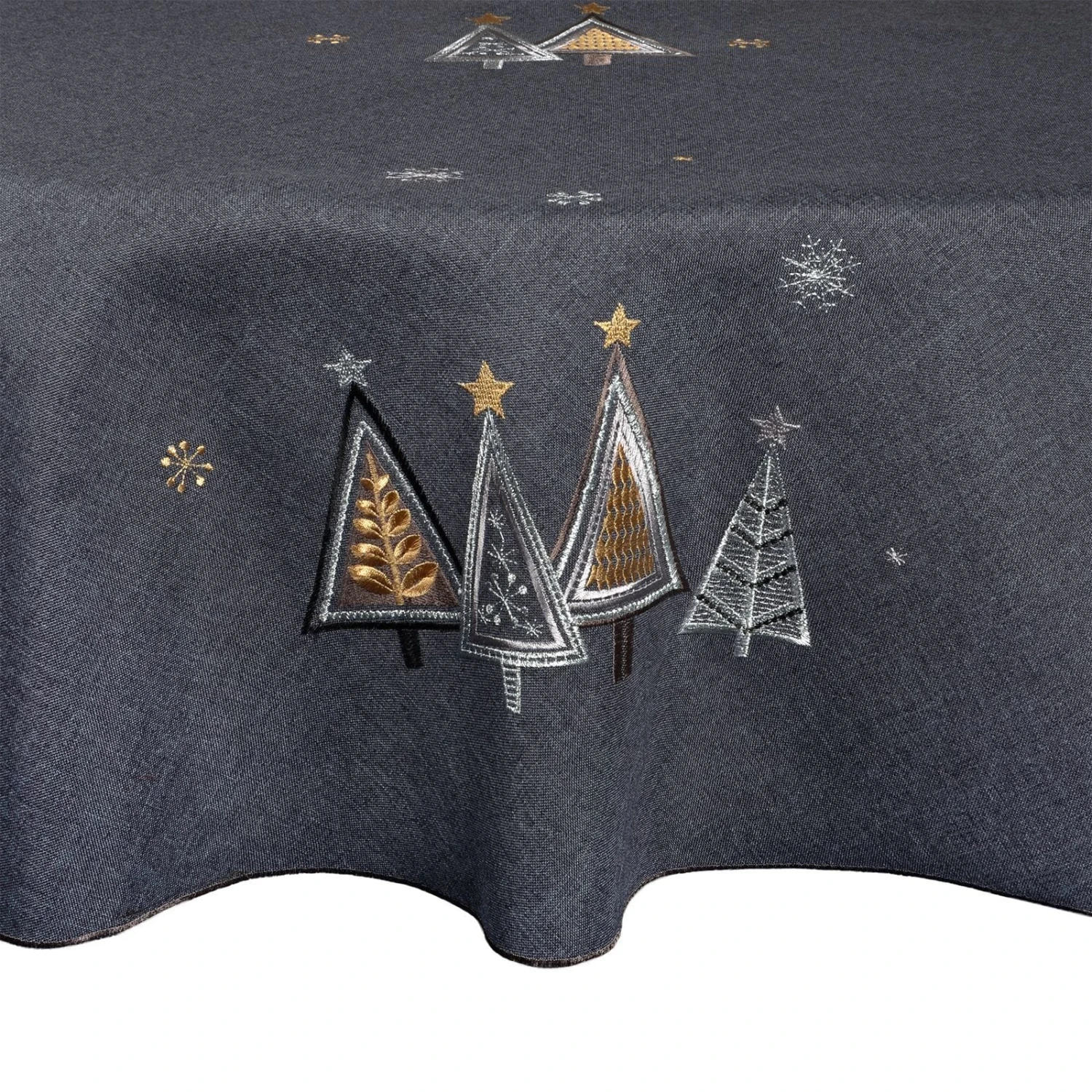 Fabric Christmas Tablecloths Table Covers / Napkins 16 Fabric Christmas Tablecloths Table Covers / Napkins - Image 14