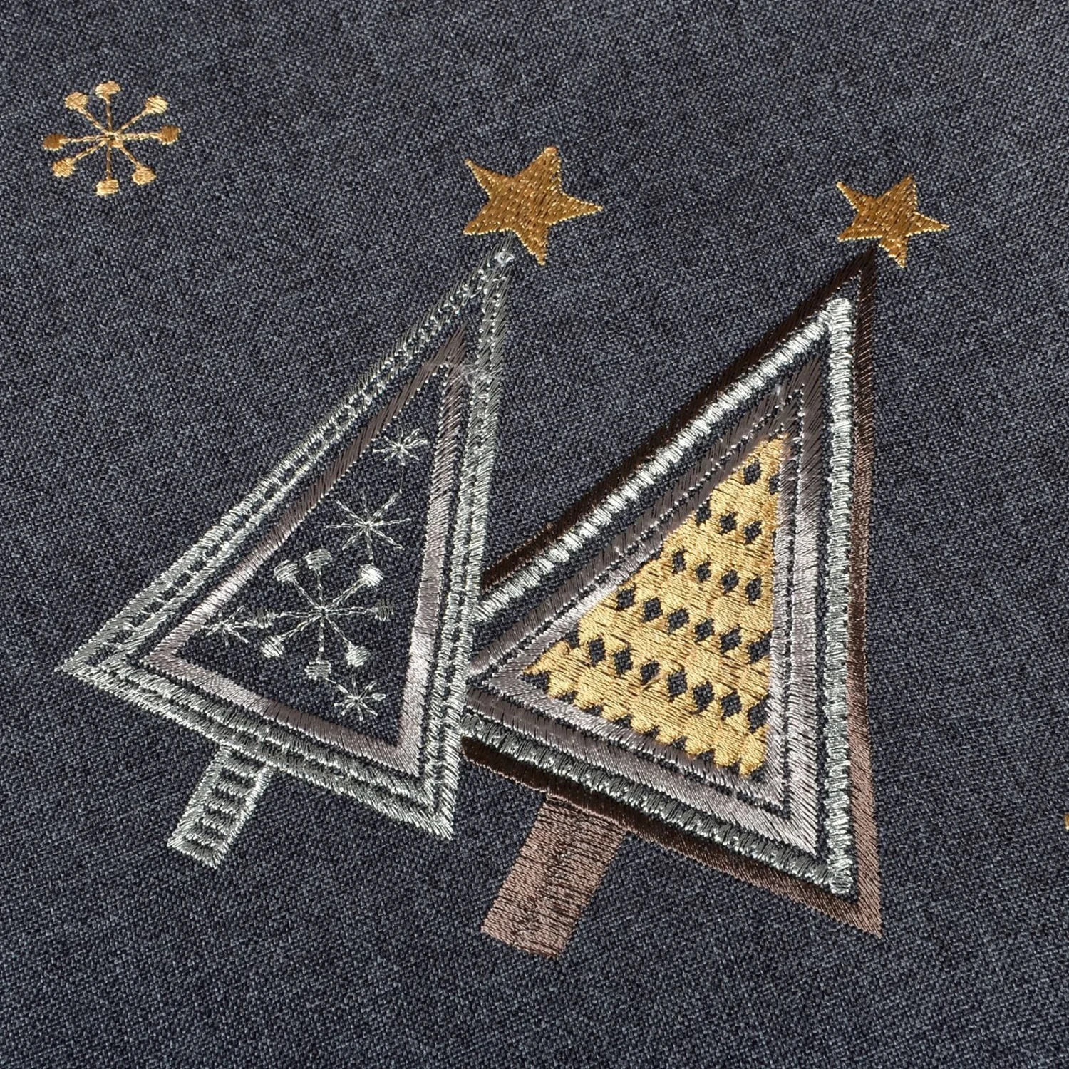 Fabric Christmas Tablecloths Table Covers / Napkins 15 Fabric Christmas Tablecloths Table Covers / Napkins - Image 13