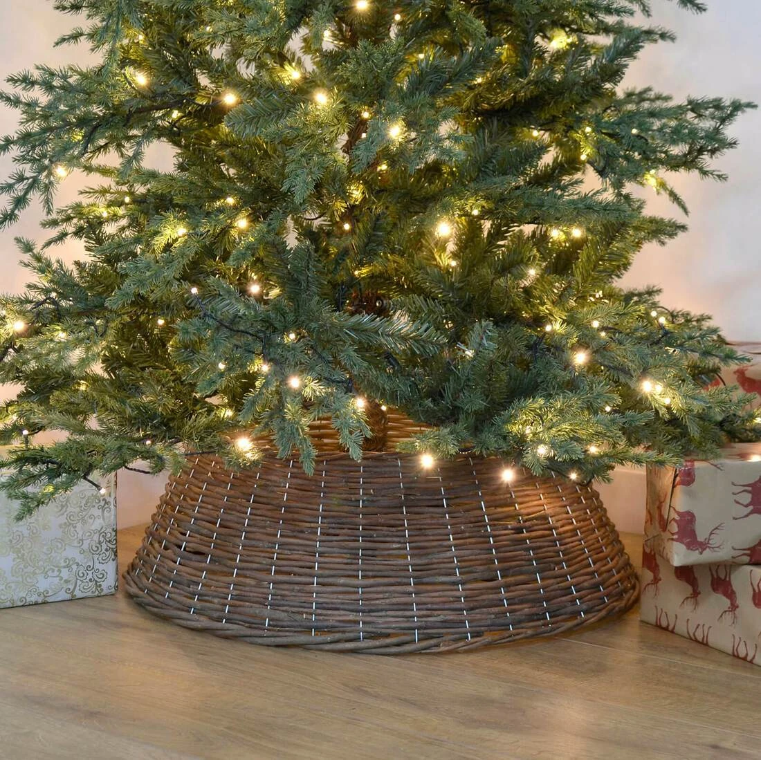 67cm Traditional Woven Willow Christmas Tree Skirt Base 4 67cm Traditional Woven Willow Christmas Tree Skirt Base - Image 2